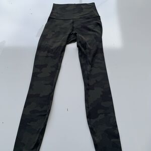 RARE Lululemon Incognito Camo Gator Align Leggings, Green - Size 2